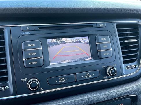 Used 2017 Kia Sedona LX FWD image 21