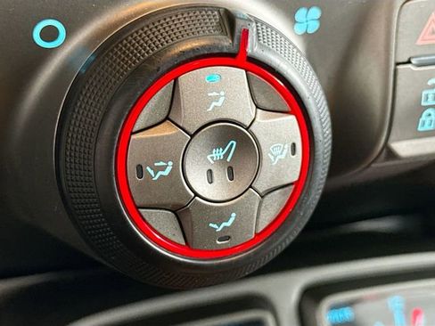 Used 2011 Chevrolet Camaro SS RWD image 16
