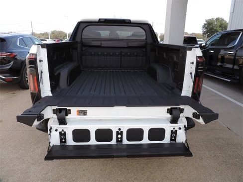 New 2025 GMC Sierra EV Denali image 18