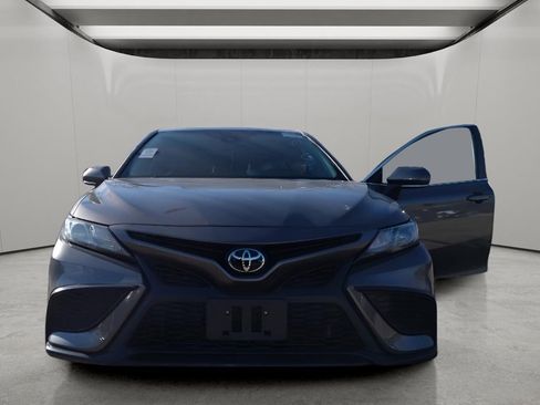 Used 2023 Toyota Camry SE image 16