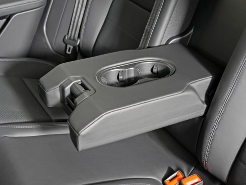 New 2026 Porsche Macan 4 Electric image 35