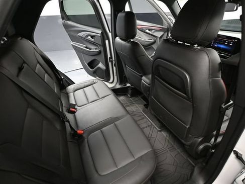 Used 2025 Chevrolet TrailBlazer RS w/ Convenience Package FWD image 43