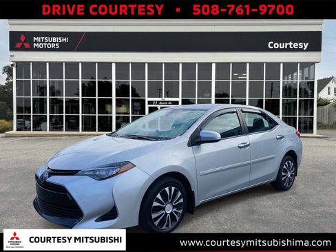 Used 2017 Toyota Corolla LE image 1