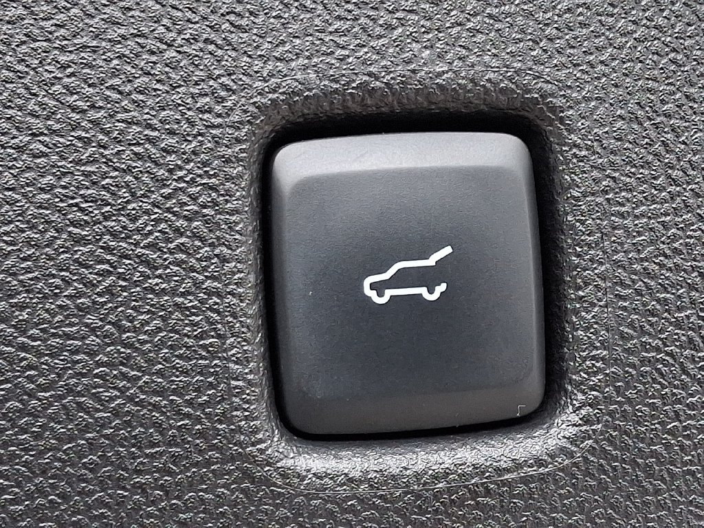 Used 2025 Ford Escape Platinum AWD/4WD image 29