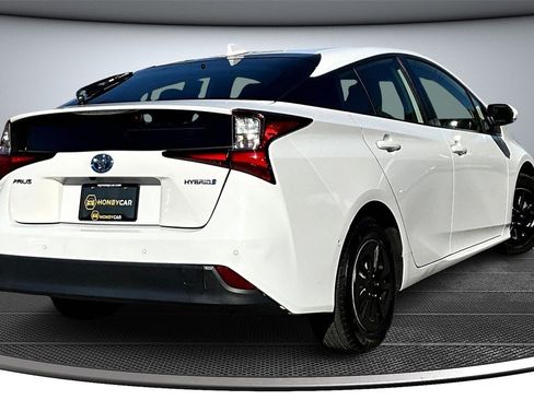 Used 2022 Toyota Prius L Eco image 6