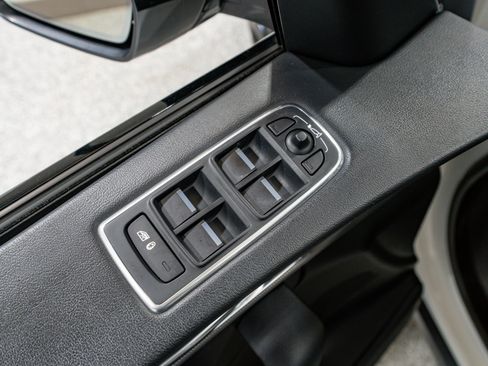 Used 2018 Jaguar F-PACE S AWD/4WD image 14