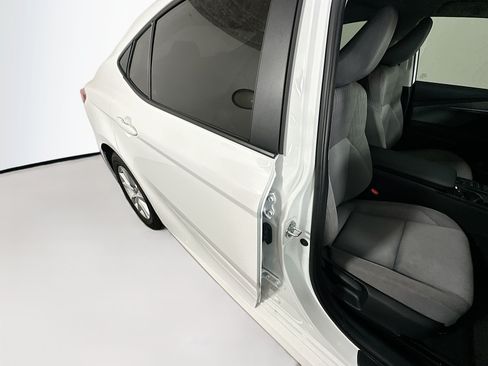 Used 2025 Toyota Camry LE FWD image 28