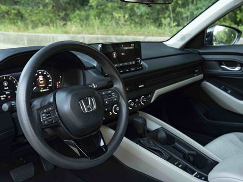 Used 2025 Honda Accord SE image 16