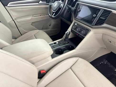 Used 2020 Volkswagen Atlas SE w/ Panoramic Sunroof Package FWD image 22