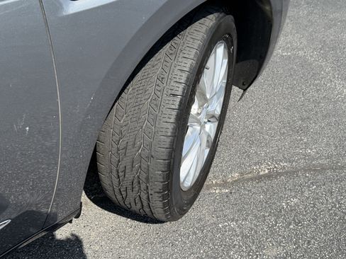 Used 2019 Buick Enclave Premium w/ Experience Buick Package AWD/4WD image 3