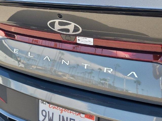 Used 2025 Hyundai Elantra Sport FWD image 28
