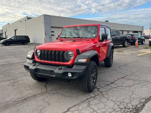 Used 2025 Jeep Wrangler Sport AWD/4WD image 1