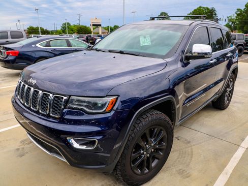 Used 2018 Jeep Grand Cherokee Limited w/ Luxury Group II AWD/4WD image 2