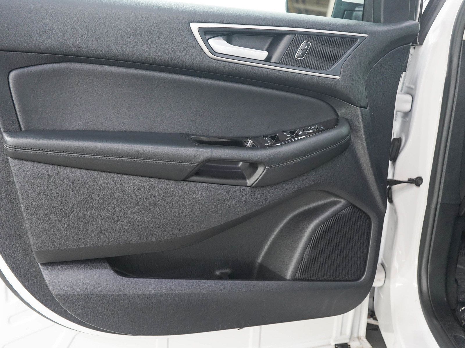 Used 2019 Ford Edge SEL w/ Equipment Group 201A AWD/4WD image 19