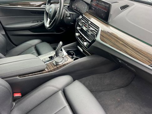 Used 2020 BMW 530e w/ Convenience Package image 16