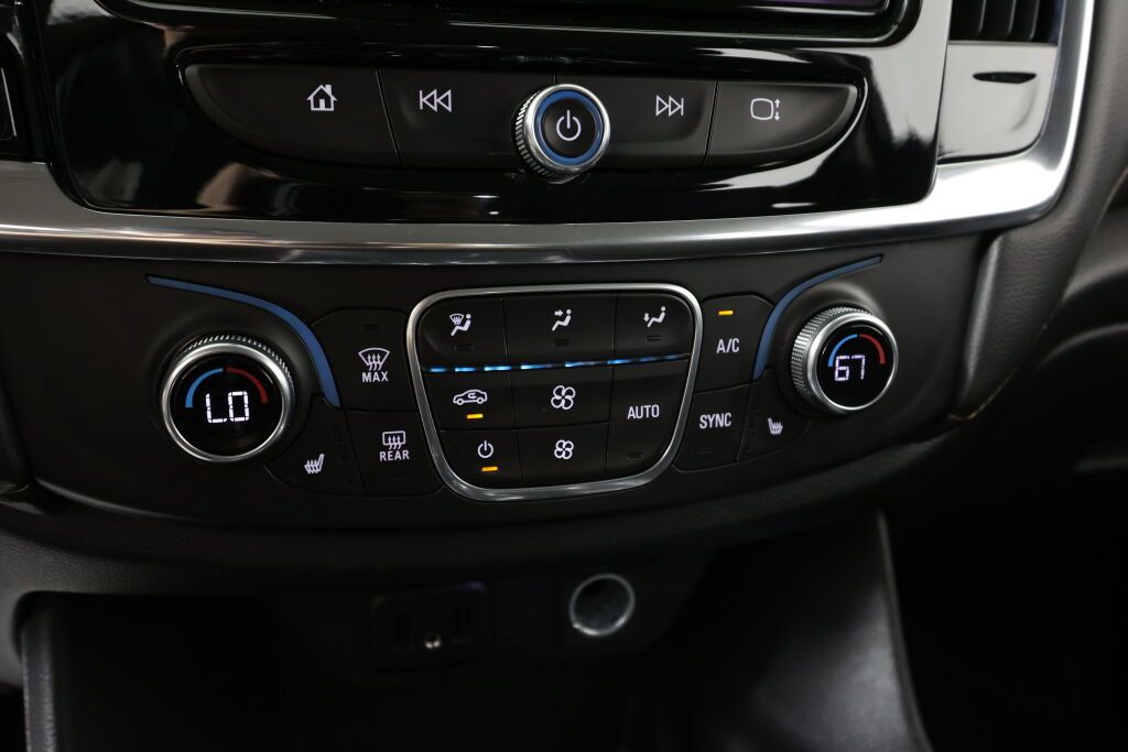 Used 2018 Chevrolet Traverse LT FWD image 37