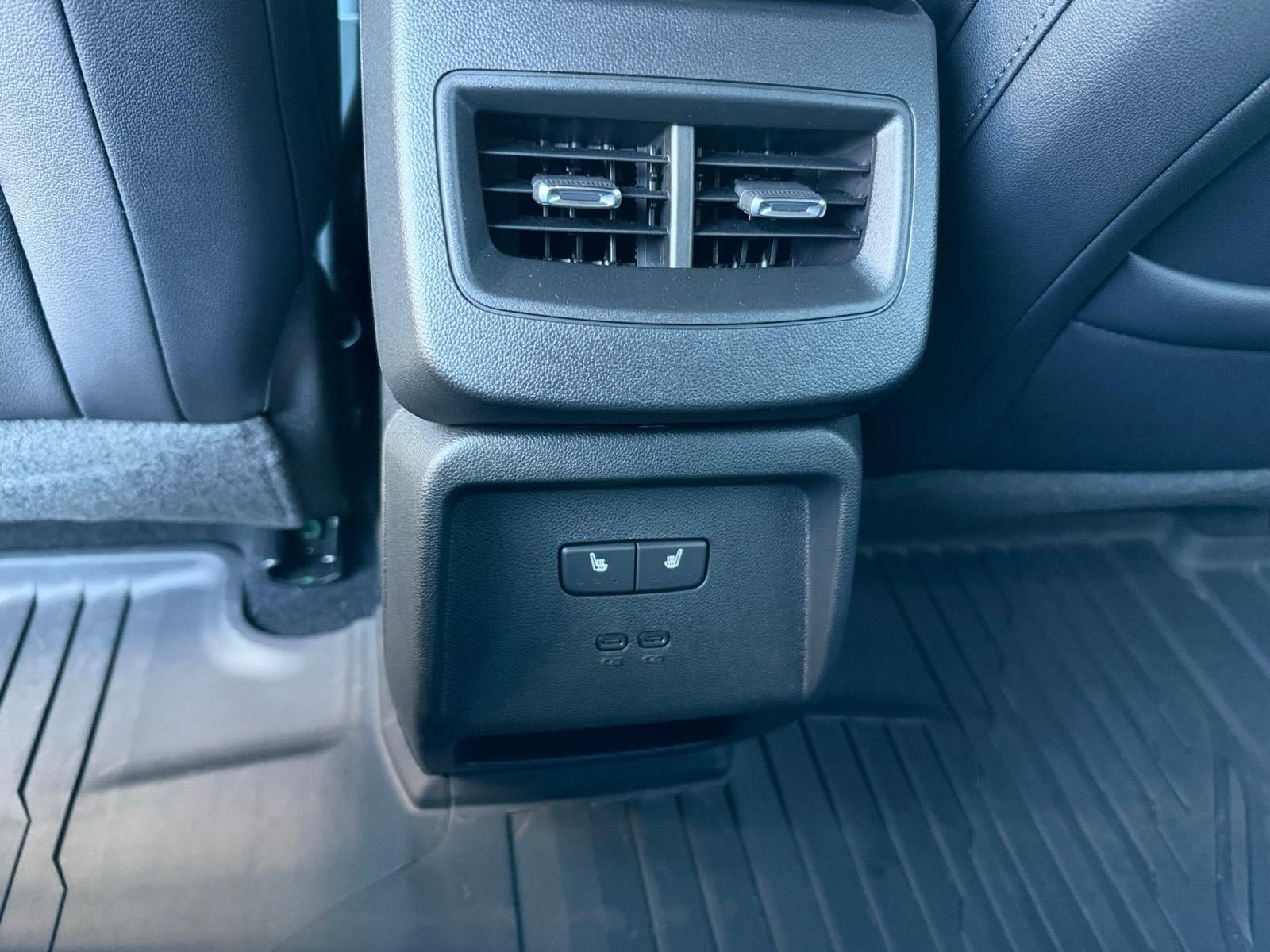 Used 2025 Chevrolet Equinox EV RS w/ Convenience Package II AWD/4WD image 7