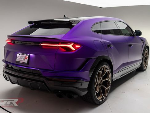 Used 2024 Lamborghini Urus Performante AWD/4WD image 3