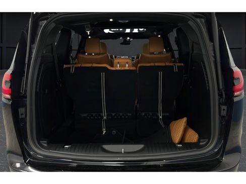 Used 2023 Chrysler Pacifica Pinnacle FWD image 27
