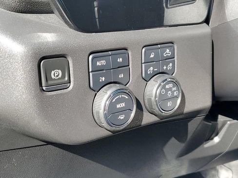 Certified 2022 Chevrolet Silverado 1500 LT Trail Boss w/ LT Trail Boss Premium Package AWD/4WD image 9