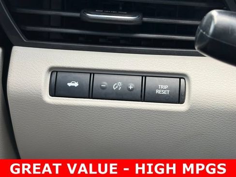 Used 2022 Nissan Altima 2.5 SV FWD image 19