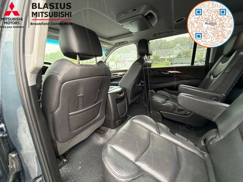 Used 2019 Cadillac Escalade ESV Luxury AWD/4WD image 43