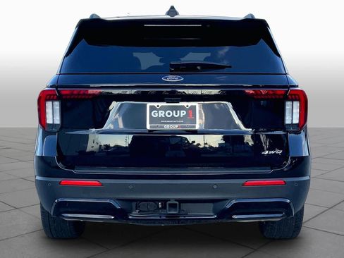 Used 2025 Ford Explorer ST-Line w/ ST-Line Street Pack AWD/4WD image 5
