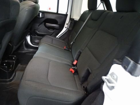 Used 2020 Jeep Wrangler Unlimited Sport S image 3