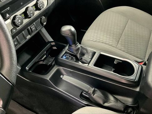 Used 2020 Toyota Tacoma SR w/ SR Convenience Package RWD image 15