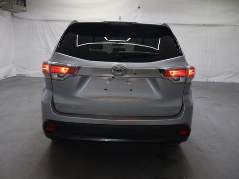 Used 2016 Toyota Highlander Plus AWD/4WD image 6