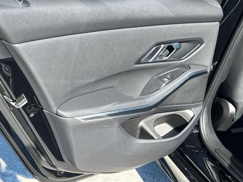 Used 2020 BMW 330i Sedan w/ Convenience Package image 21
