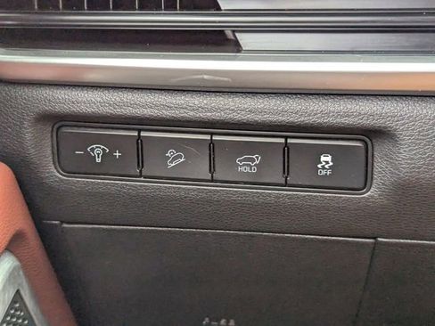 Used 2024 Kia Telluride EX w/ EX Captain's Chair Package FWD image 31