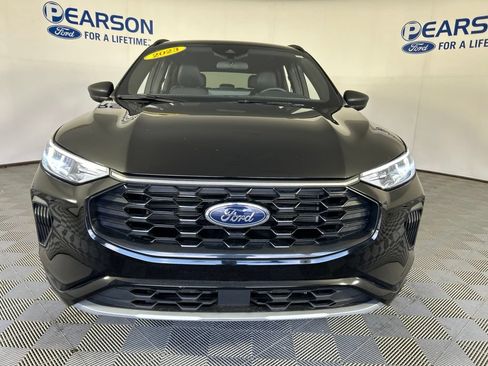 Used 2023 Ford Escape ST-Line w/ Tech Pack #1 AWD/4WD image 2