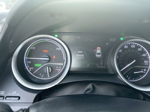 Used 2021 Toyota Camry XLE image 11