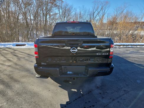 Certified 2023 Nissan Frontier SV w/ Technology Package image 9