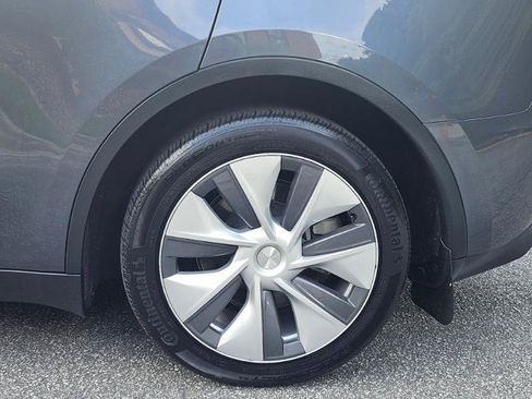 Used 2023 Tesla Model Y 2WD image 19