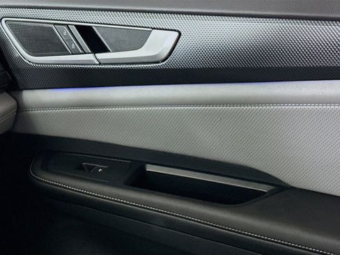 Used 2024 Volkswagen Atlas Cross Sport SEL R-Line image 16