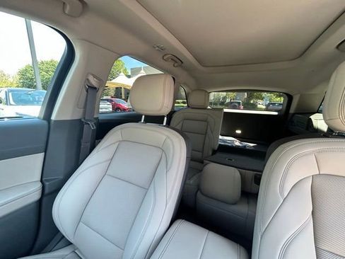 New 2025 Lincoln Nautilus Premier w/ Equipment Group 102A image 16