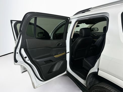 Used 2019 GMC Acadia Denali w/ Technology Package FWD image 26