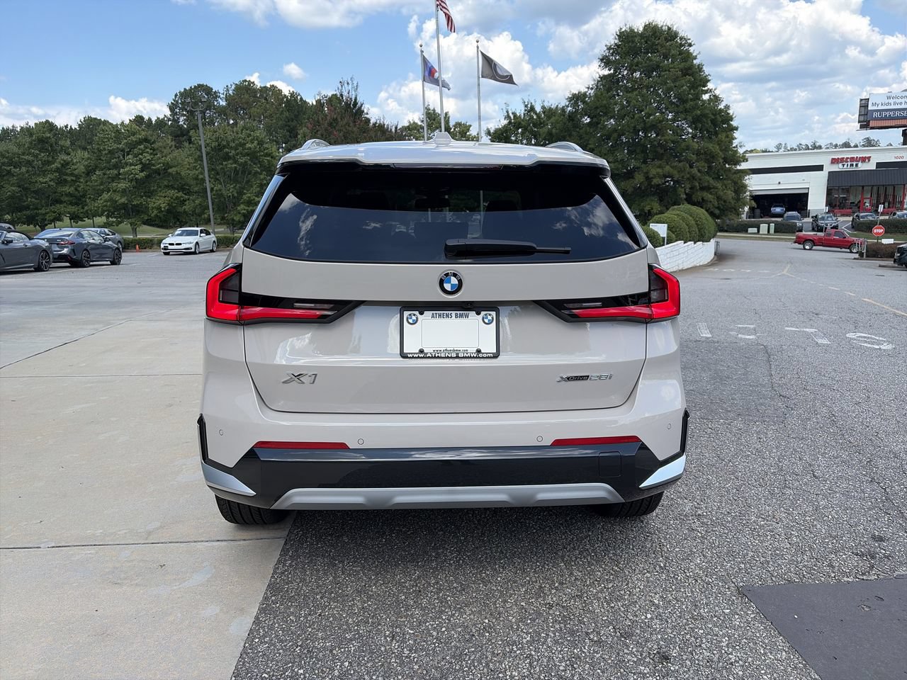 Used 2027 BMW X1 xDrive28i AWD/4WD image 7
