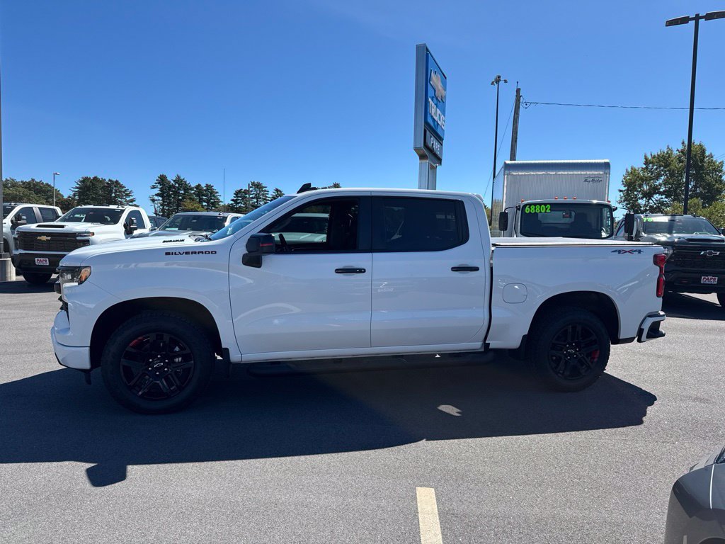 Used 2024 Chevrolet Silverado 1500 RST w/ Redline Edition AWD/4WD image 9
