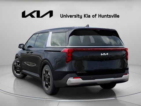 New 2026 Kia Carnival EX FWD image 5