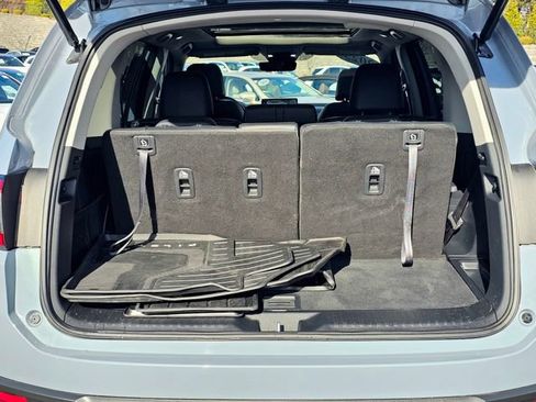 Used 2023 Honda Pilot Elite image 11