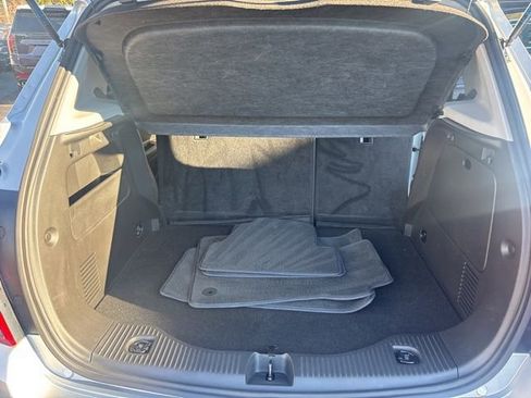 Used 2022 Chevrolet Trax LT w/ LT Convenience Package image 13