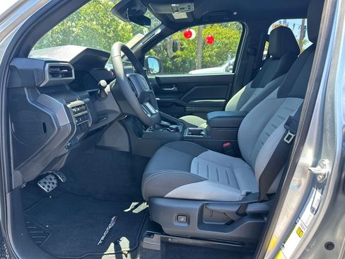 Used 2025 Toyota Tacoma TRD Sport AWD/4WD image 9