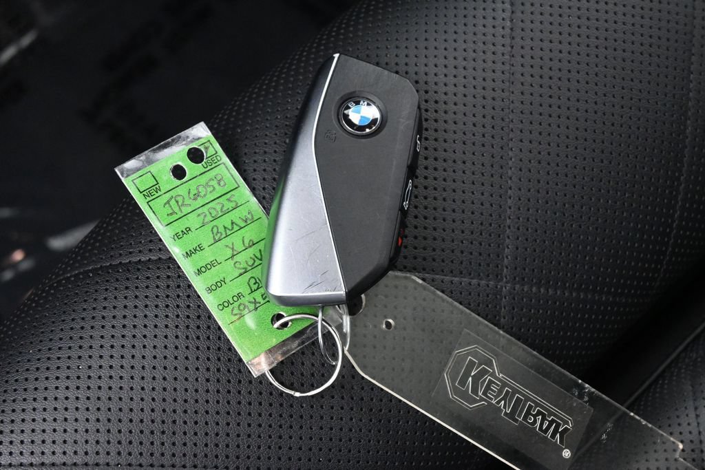 Used 2025 BMW X6 xDrive40i AWD/4WD image 21