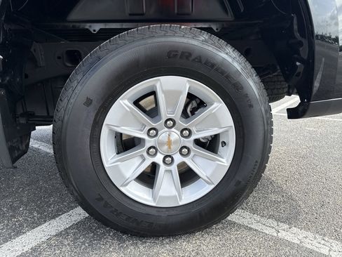 Used 2025 Chevrolet Silverado 1500 LT RWD image 18
