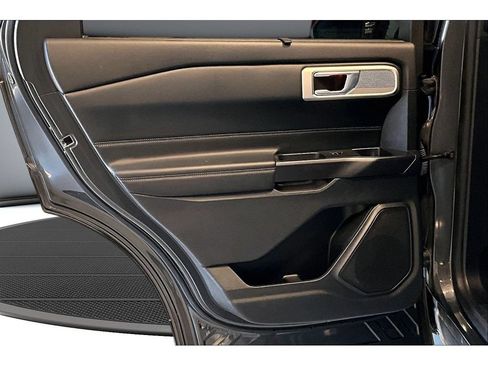 Used 2020 Ford Explorer Limited AWD/4WD image 35