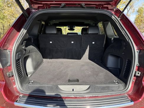 Used 2021 Jeep Grand Cherokee Limited w/ Trailer Tow Group IV image 35