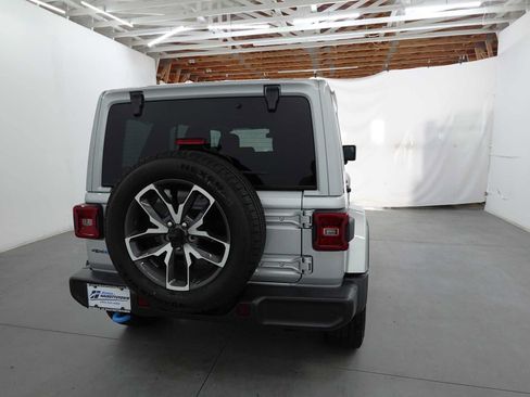 Used 2024 Jeep Wrangler Unlimited w/ Convenience Group AWD/4WD image 5